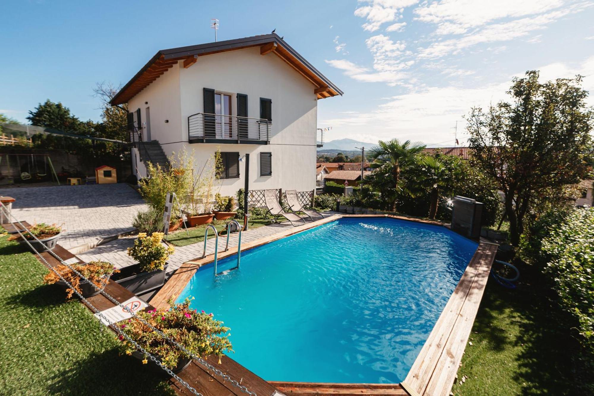 Casa Charlie Apartment Arcisate Bagian luar foto